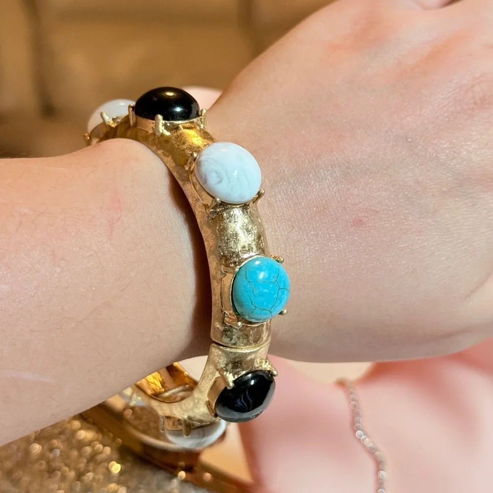 ⚜️ Elegant Gold Bracelet with Black, White, and Turquoise Accents - Picture 3 of 6